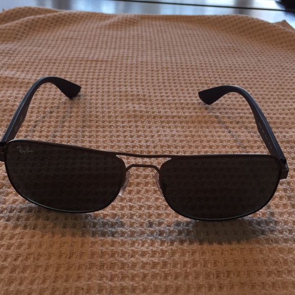 Brand New Ray-Ban sunglasses